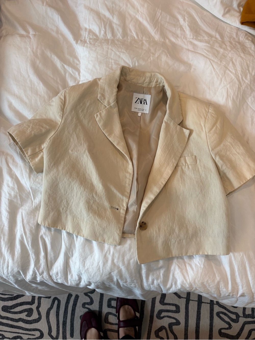 ZARA Cream Short-Sleeve Cropped Blazer